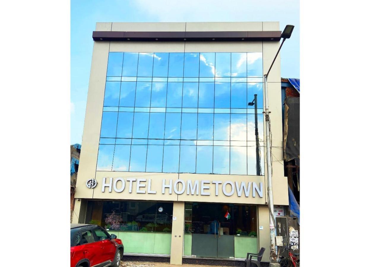 Hotel Hometown Near Us Embassy Bkc Mumbai Kültér fotó